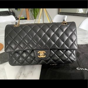 Chanel Classic Flap Medium bag GHW